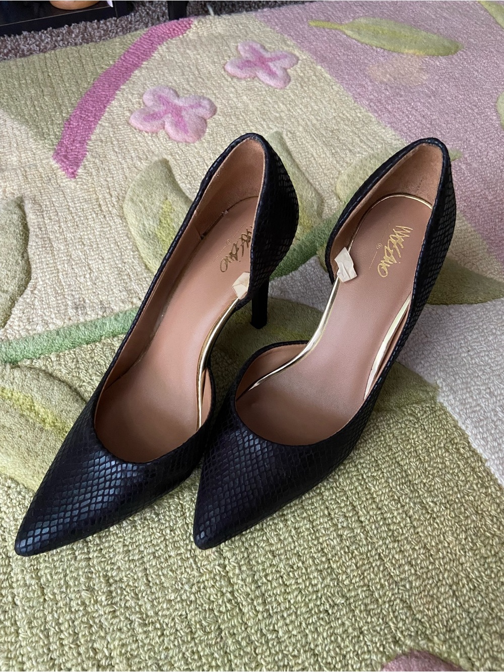 Black Pointed-Toe High Heels - Women